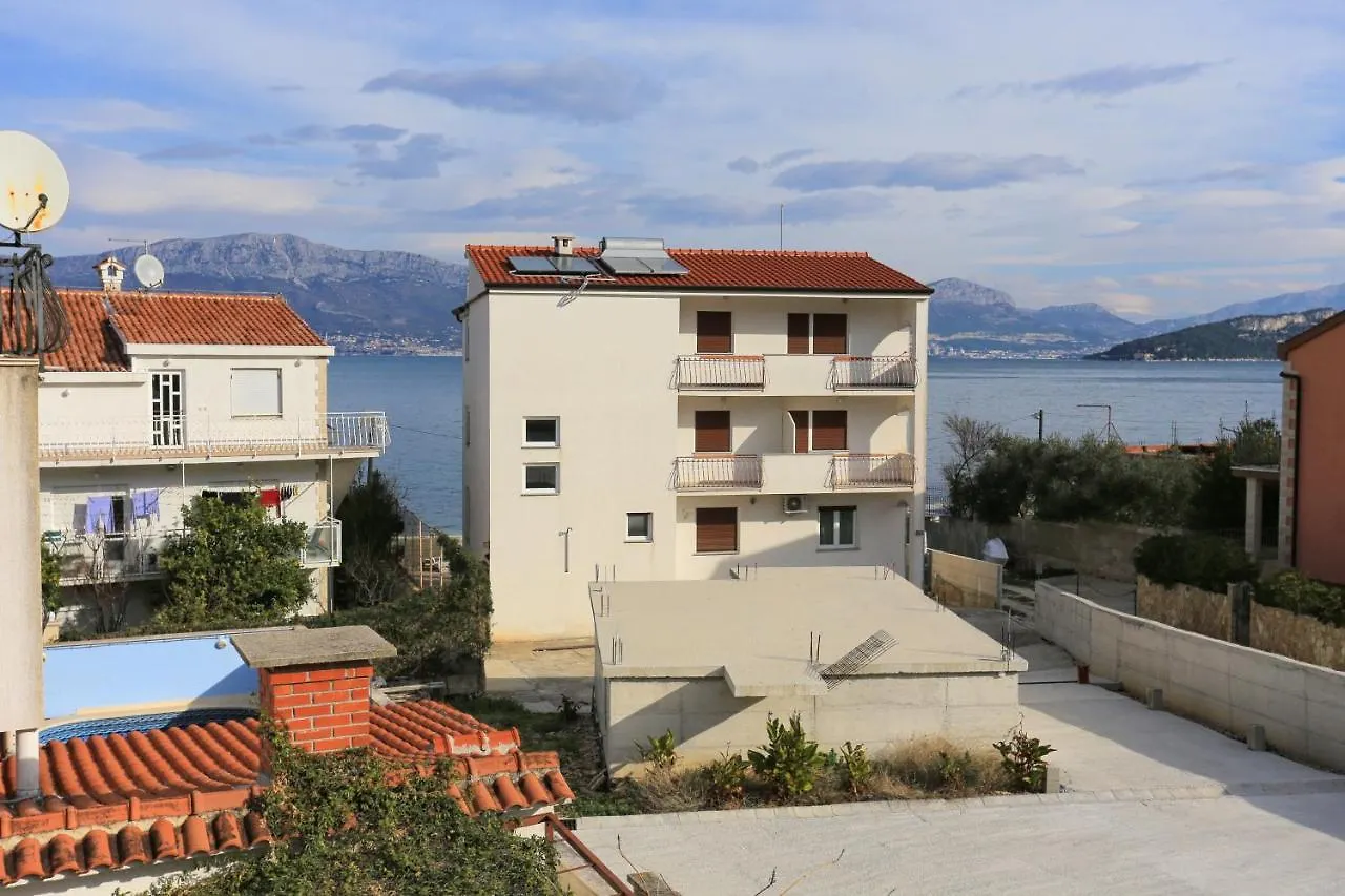 Apartment Slatine 14541E