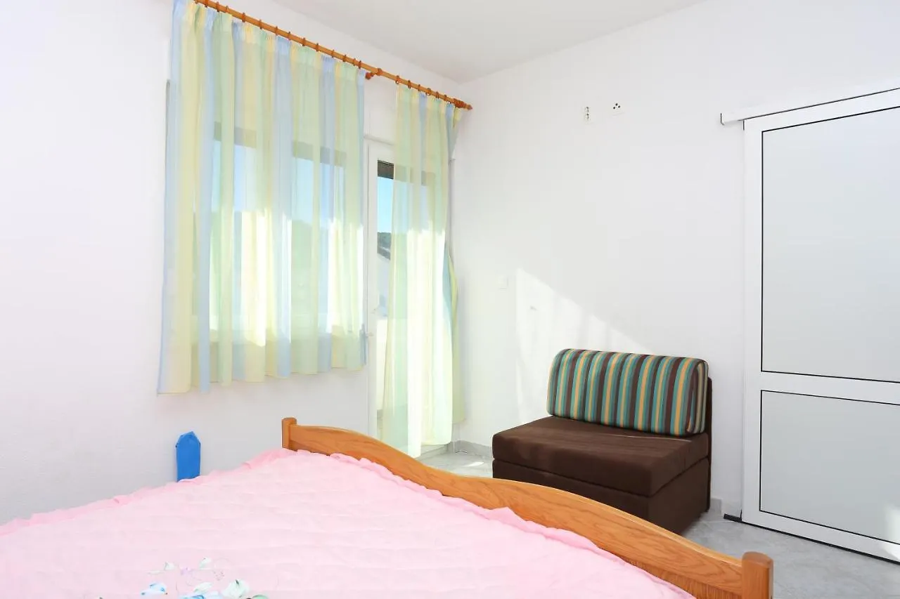 Apartment Slatine 14541E